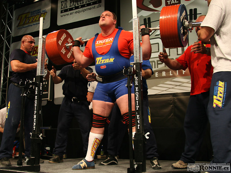 O 20 kg v�ce zvl�dl Rus Vladimir Bondarenko.