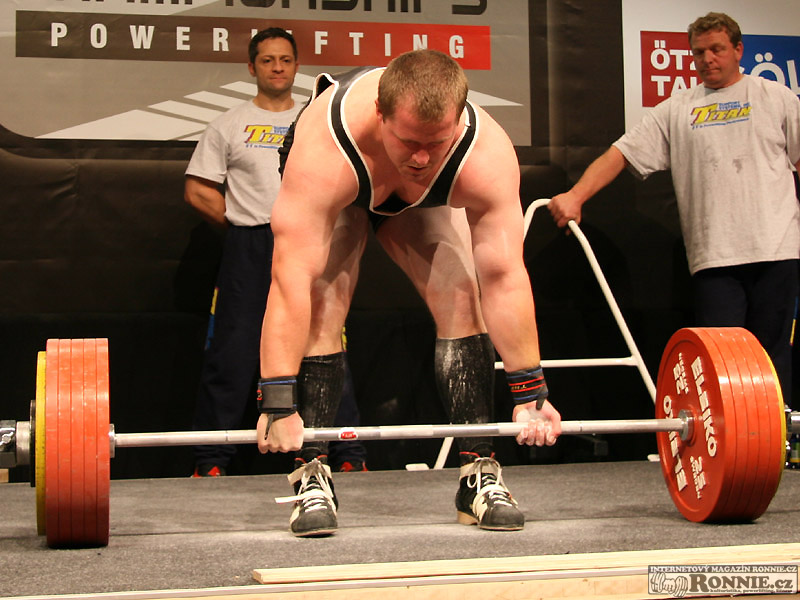 Tom� ��rik a jeho prvn� pokus na 310 kg...
