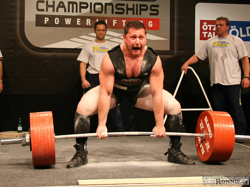 Maxim Barkhatov zvl�dl ve t�et�m pokusu 380 kg!
