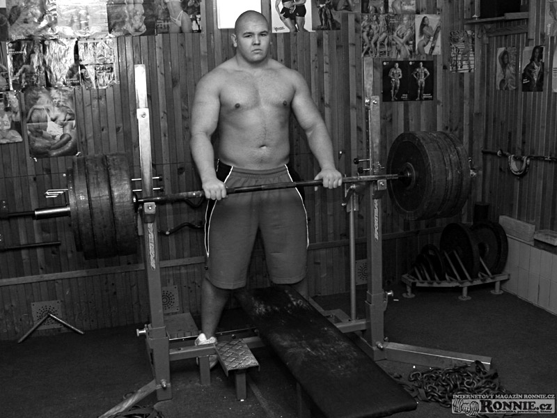 130 kg v��c� Jakub Havelka vs. 300 kg �eleza