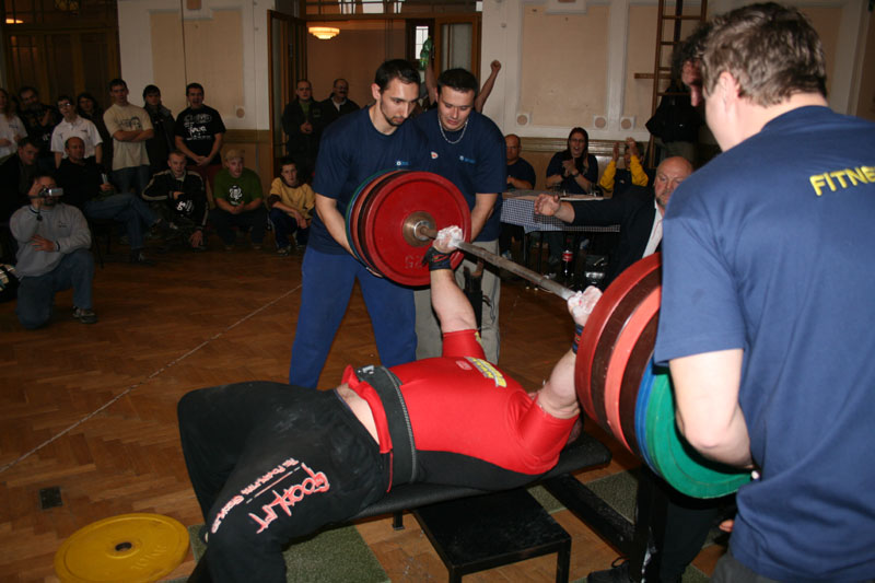 Ji�� Havrda p�i �sp�n�m v�konu 305 kg