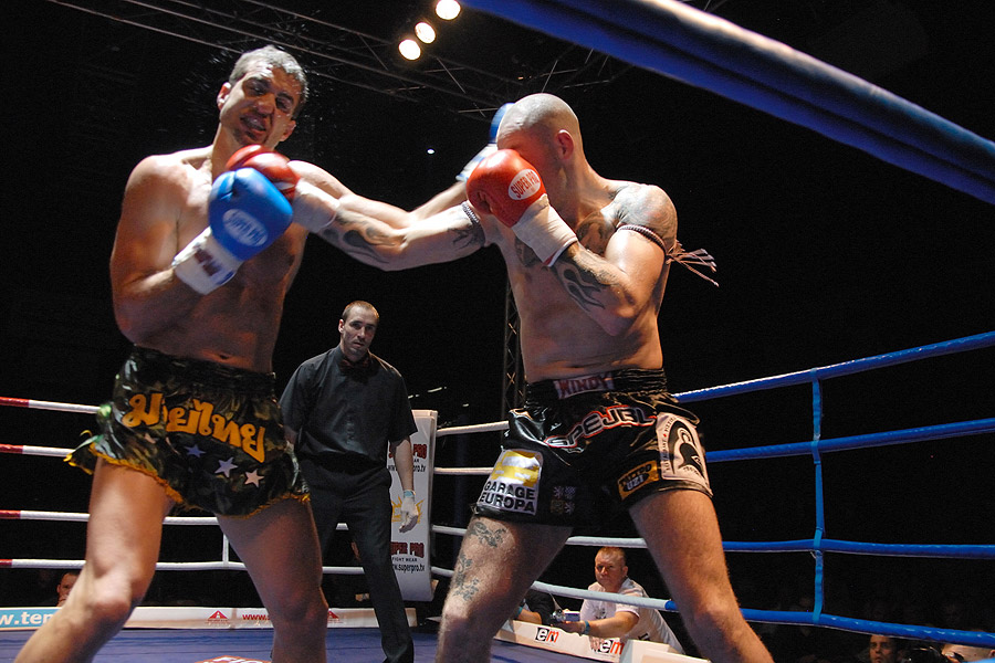 Ondra Hutn�k vs. David Keclik - hlavn� z�pas ve�era