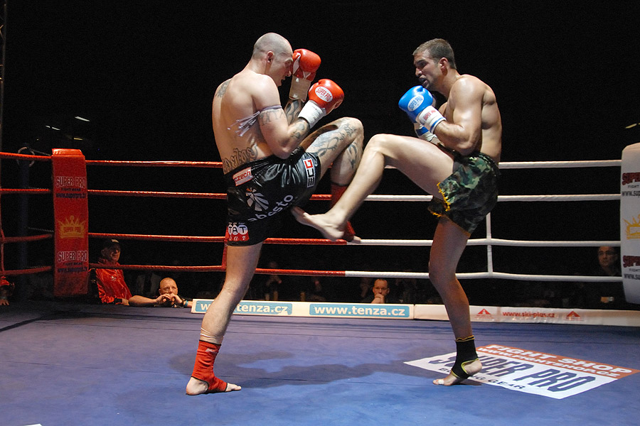 Ondra Hutn�k vs. David Keclik - hlavn� z�pas ve�era