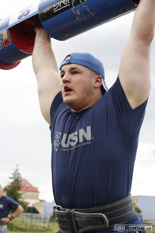 Zden�k Pilc p�edv�d�l perfektn� techniku Log Liftu.