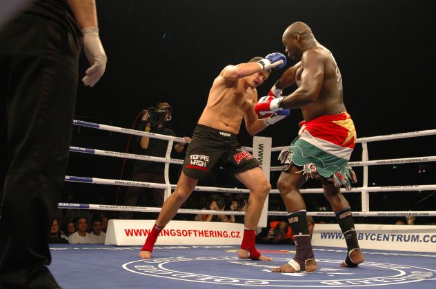 Ashwin Balrak (Surinam) vs. Tom� Hron (�esk� republika) + 95 kg, TITULOV� Z�PAS