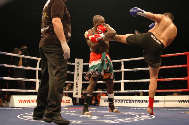 Ashwin Balrak (Surinam) vs. Tom� Hron (�esk� republika) + 95 kg, TITULOV� Z�PAS