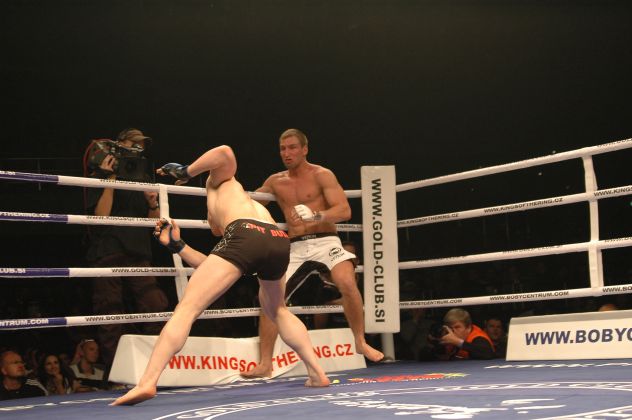 Arbi Agujev (�e�ensko) vs. Andr� Reinders (�R), -84 kg