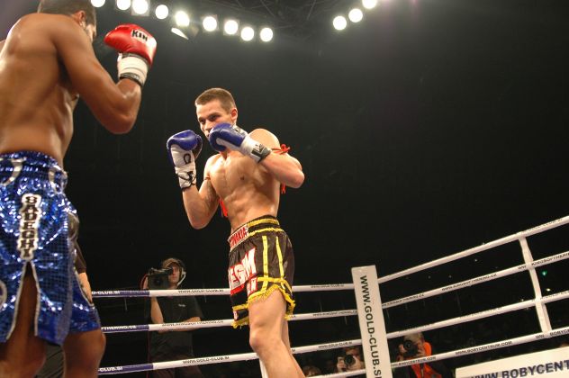 Foad Sadeghi (Turecko) vs. Vladim�r Morav��k (Slovensko), -74 kg