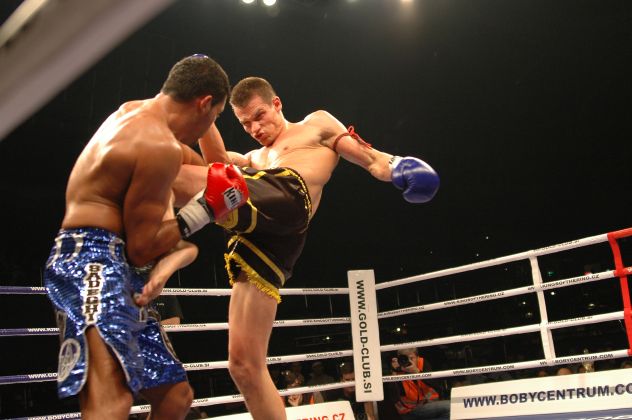 Foad Sadeghi (Turecko) vs. Vladim�r Morav��k (Slovensko), -74 kg