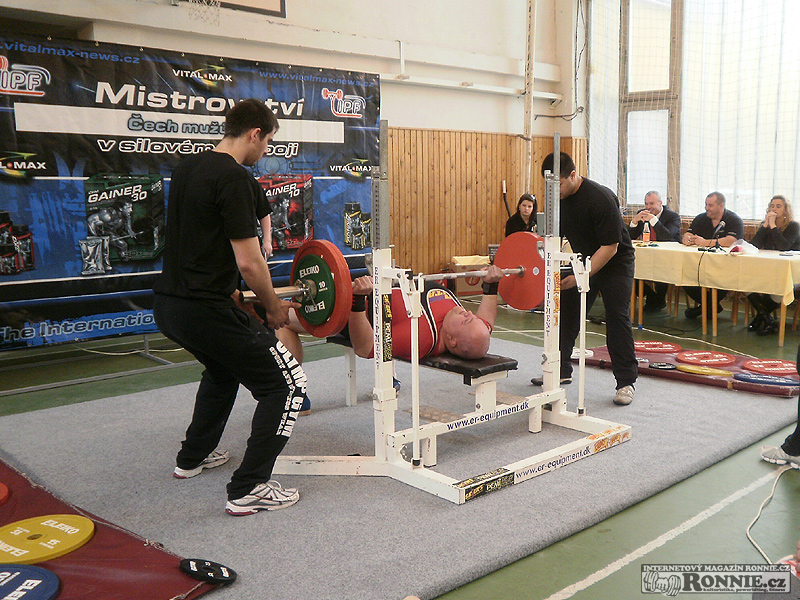 Miroslav Pavl��ek st. - bench