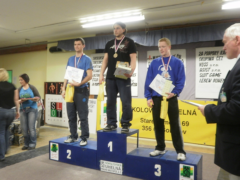 Junio�i do 75 kg
