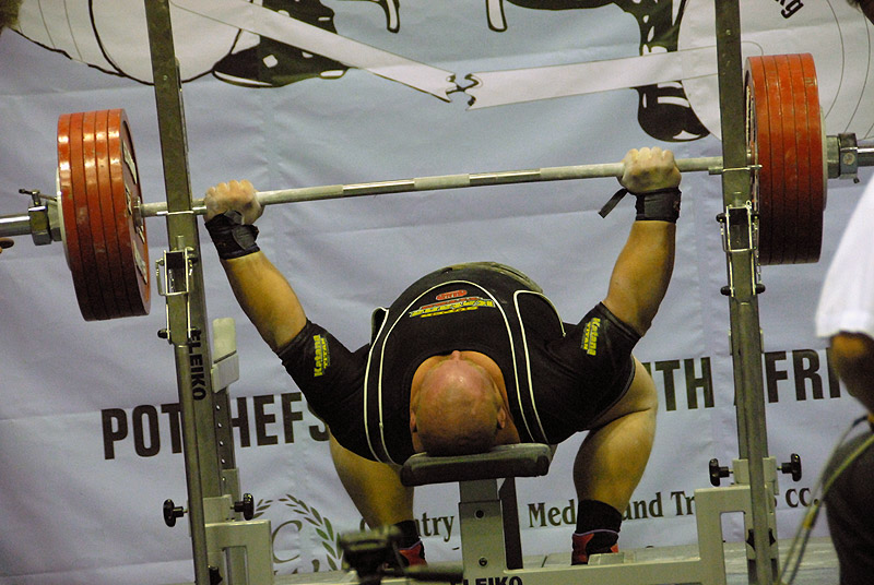 Milan �pingl, bench-press 285 kg