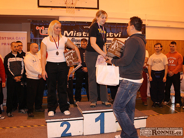 �eny do 72 kg - Jana Hrabalov� a Jana Szmigielov�