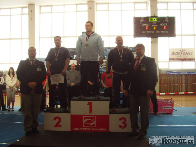 Mistrovstv� Moravy v bench-pressu 2011