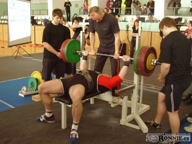 Mistrovstv� Moravy v bench-pressu 2011
