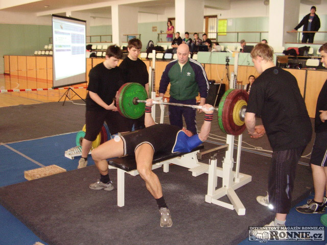 Mistrovstv� Moravy v bench-pressu 2011