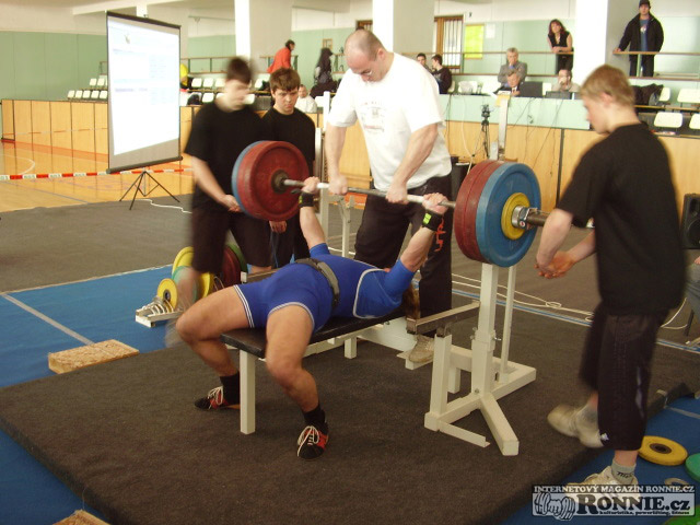 Mistrovstv� Moravy v bench-pressu 2011