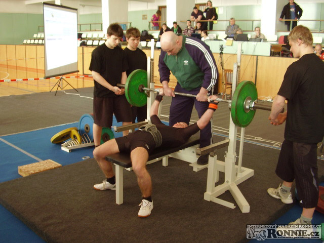 Mistrovstv� Moravy v bench-pressu 2011