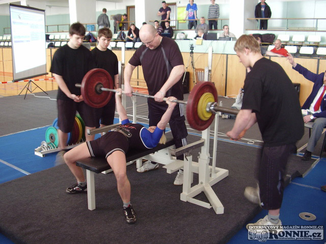 Mistrovstv� Moravy v bench-pressu 2011