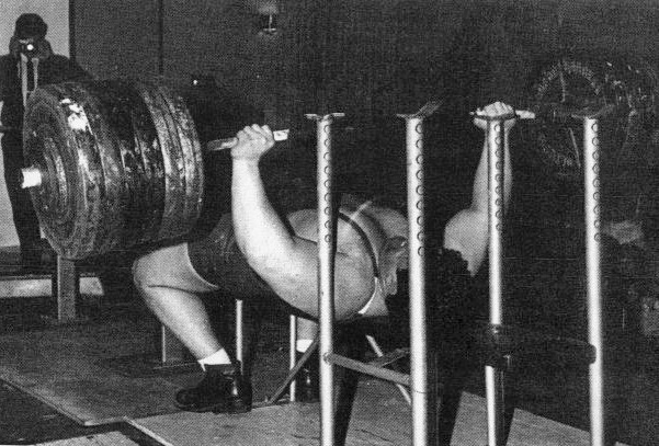 Pat Casey - bench-press 600 liber