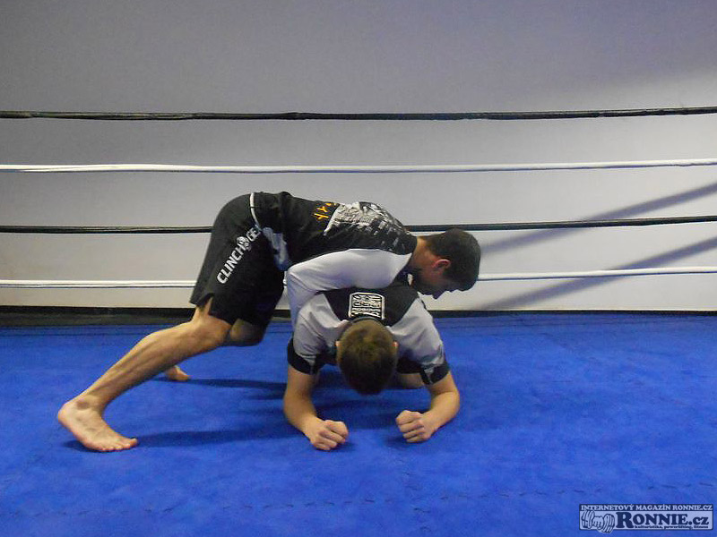 P�eskoky v mostu se sparing partnerem - f�ze 1