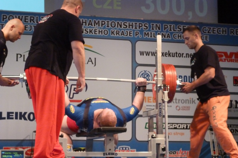 Mistrovstv� sv�ta v silov�m trojboji mu�� a �en 2011