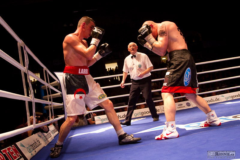 Luk� Kone�n� vs. Salim Larbi