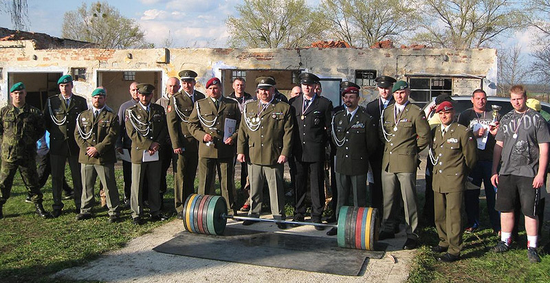 V�t�zn� dru�stva a jednotlivci ve slavnostn�m