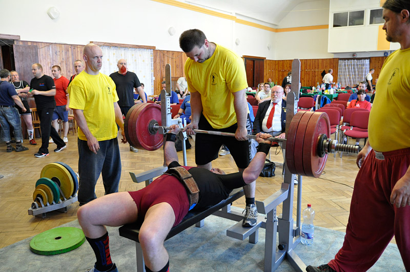 Mistrovstv� �R v silov�m trojboji masters 2012
