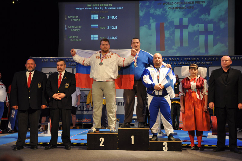 Mu�i nad 120 kg