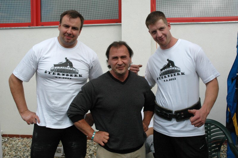 Strongman �ternberk 2012 - zleva: Ji�� Janda, Pavol Jablonick�, Jan Pluh��ek