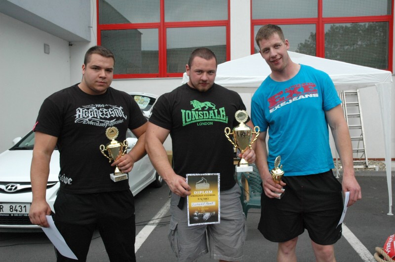Strongman �ternberk 2012 - zleva: Michal Tich�, Pavel Zadra�il, Jan Pluh��ek