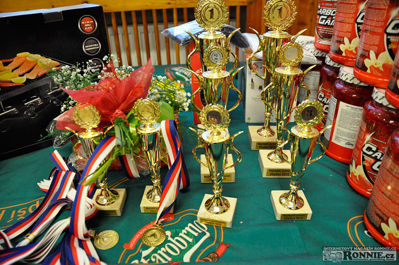 Poh�r starosty m�sta Zb��ova v silov�m trojboji dorostenc� a junior� 2012