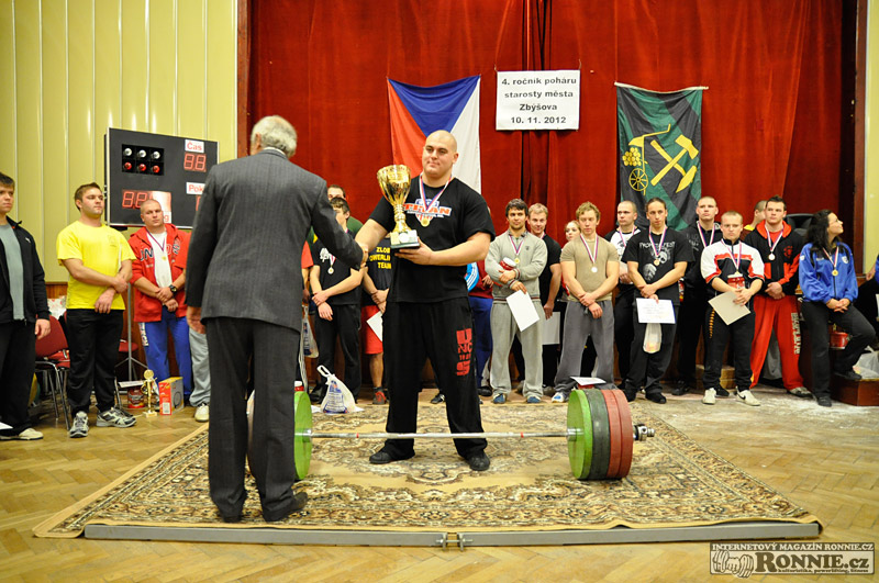 Poh�r starosty m�sta Zb��ova v silov�m trojboji dorostenc� a junior� 2012