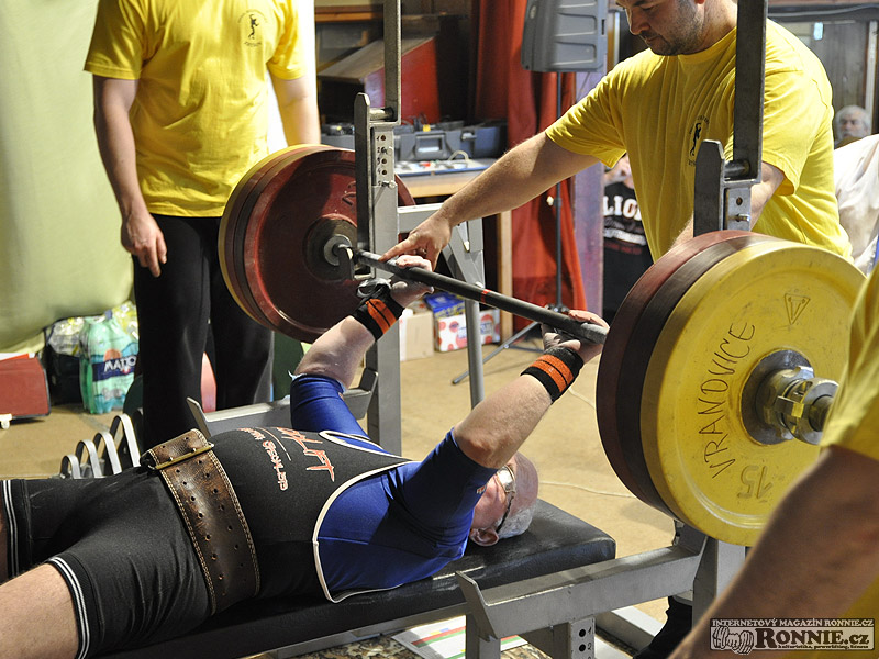 Mistrovstv� �R v bench-pressu junior� a masters 2013
