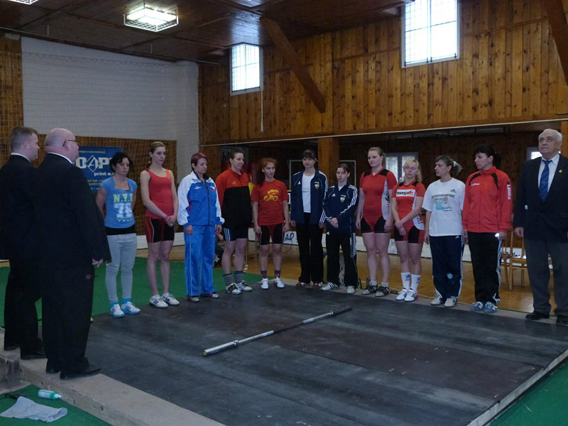 �EZ liga ve vzp�r�n� dru�stev �en a juniorek (1. kolo) 2013