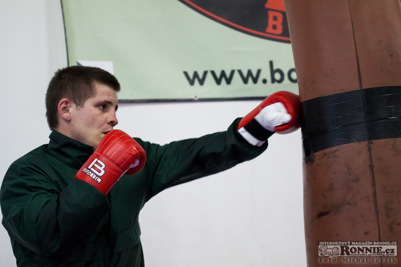 Tr�nink bojovn�k� v MMA Brno