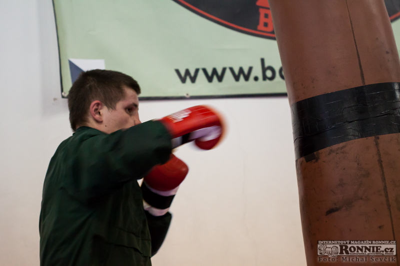 Tr�nink bojovn�k� v MMA Brno
