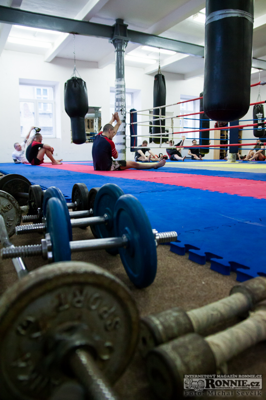 Tr�nink bojovn�k� v MMA Brno