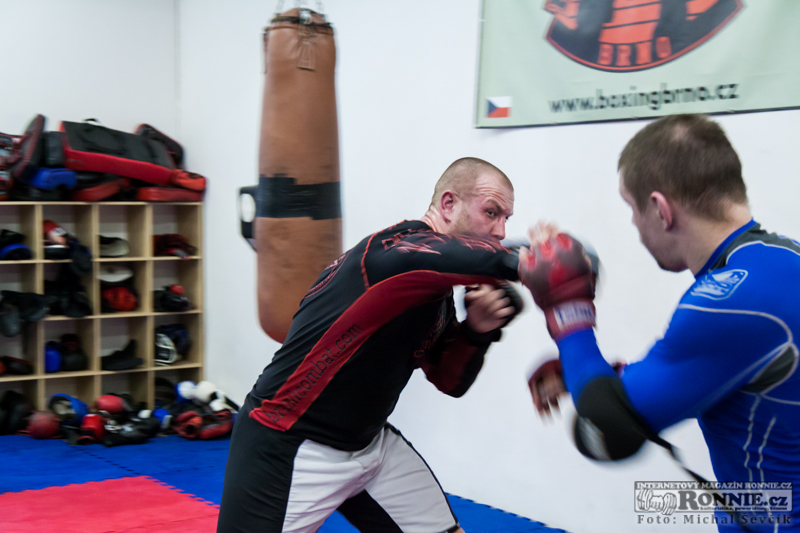 Tr�nink bojovn�k� v MMA Brno
