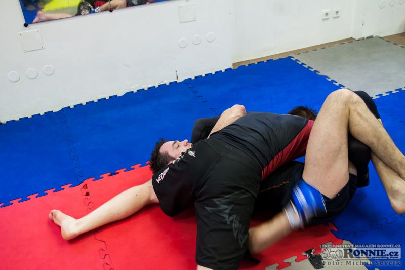 Tr�nink bojovn�k� v MMA Brno