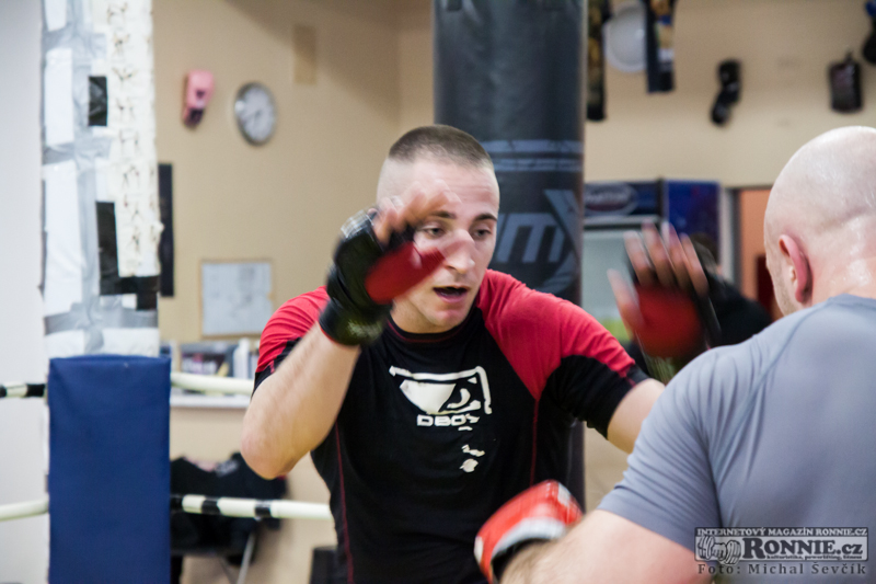 Tr�nink bojovn�k� v MMA Brno