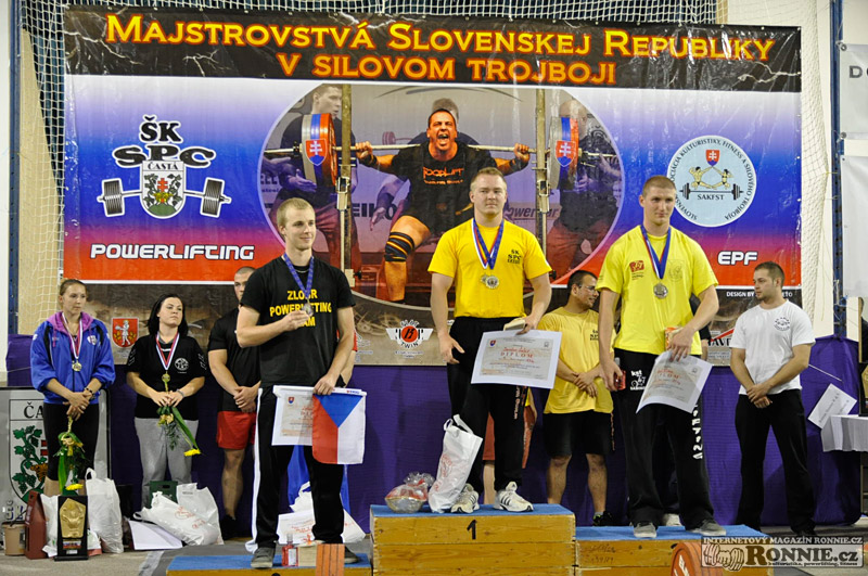 Mistrovstv� SR v silov�m trojboji junior� a dorostu 2013 s ��ast� na�ich