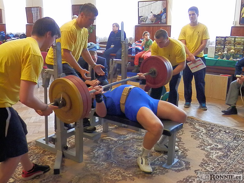 Mistrovstv� ji�n� Moravy v silov�m trojboji mu�� a �en 2014
