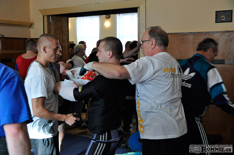 Mistrovstv� �R v bench-pressu junior� a masters 2014
