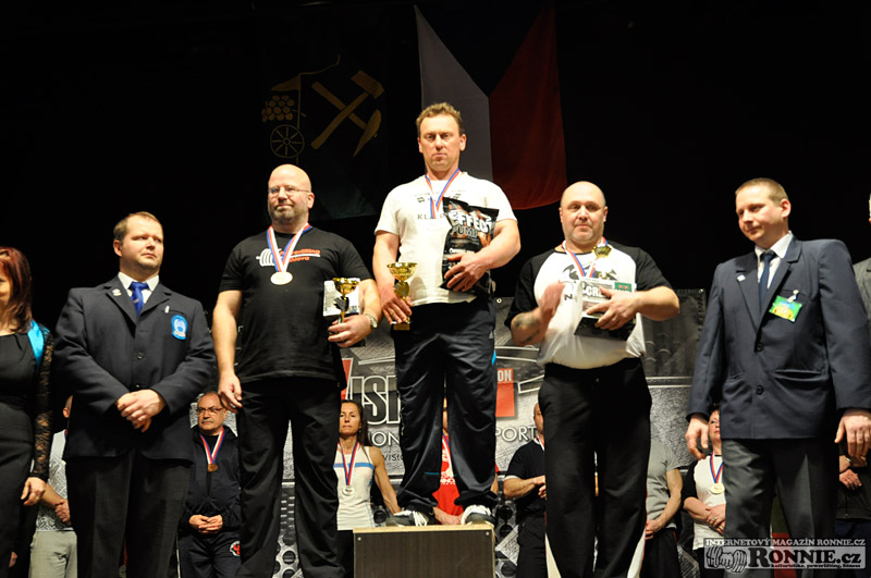 Mistrovstv� �R v bench-pressu junior� a masters 2014