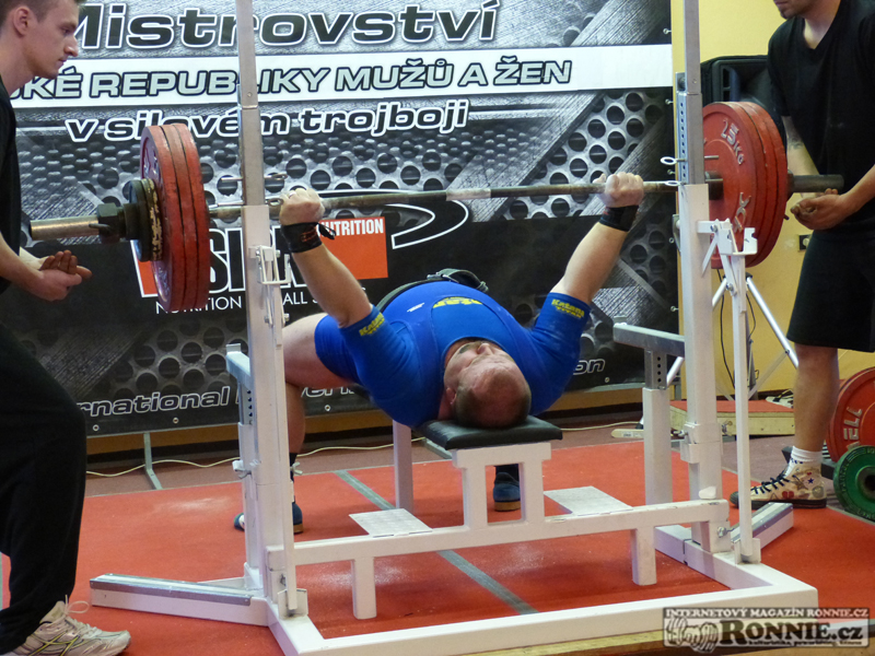 Mistrovstv� �R mu�� a �en v silov�m trojboji 2014