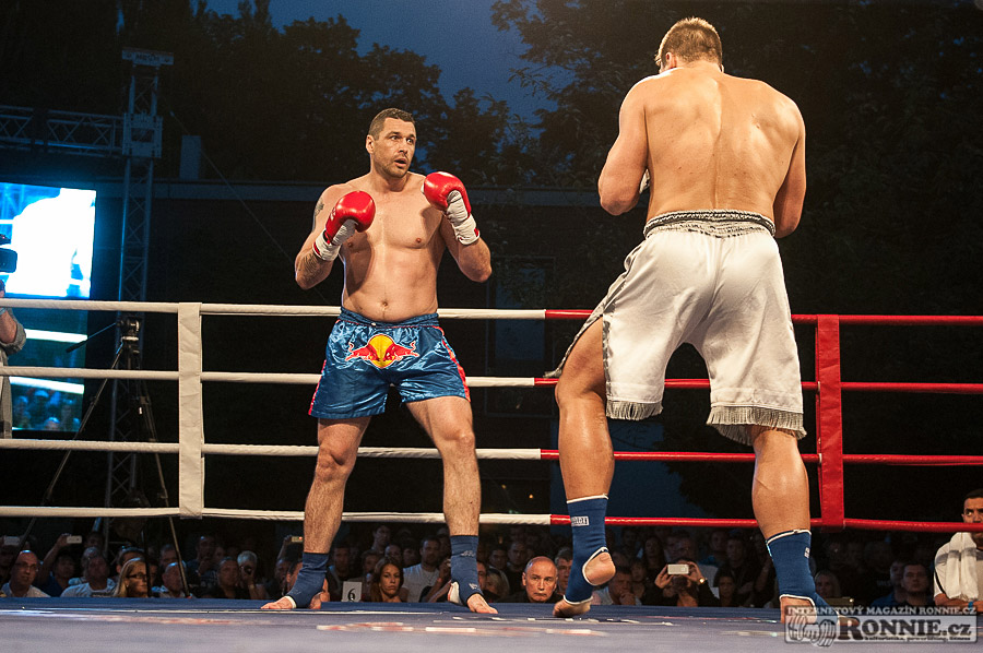 Yangame�s Fight Night