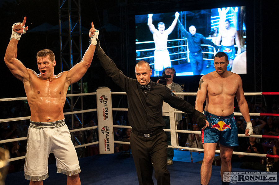 Yangame�s Fight Night