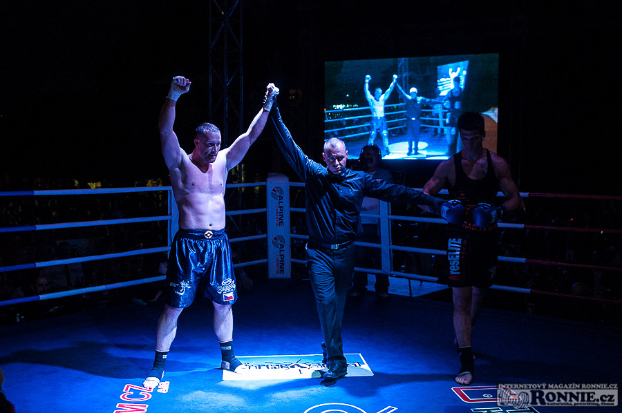 Yangame�s Fight Night